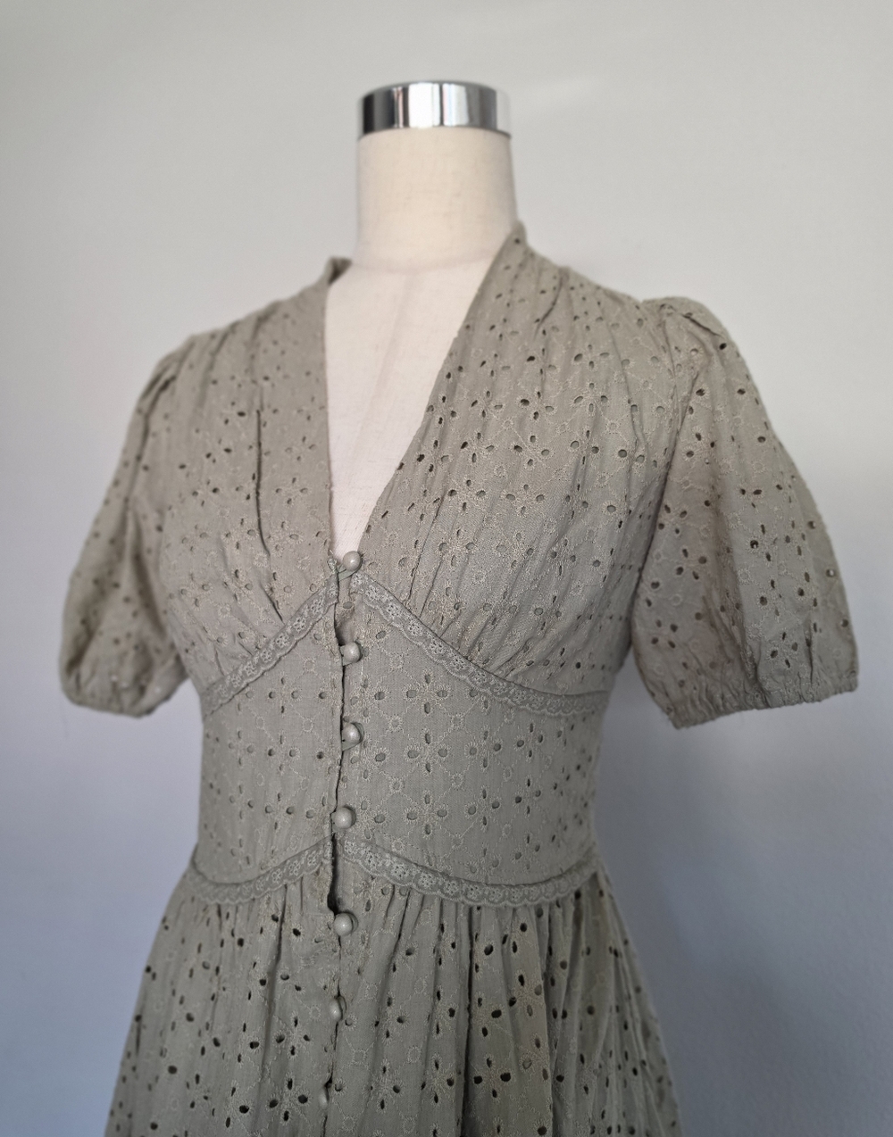 Cotton Eyelet Button Down Dress Olive Green - Picture 7 of 17
